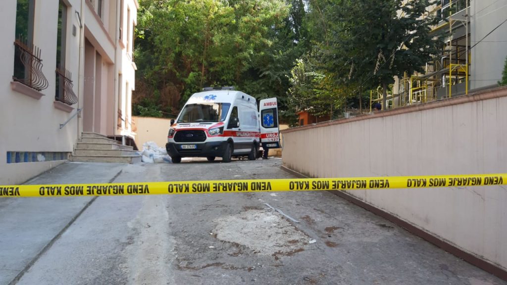 Punëtori 36-vjeçar ra nga lartësia e humbi jetën, 3 në pranga në Tiranë