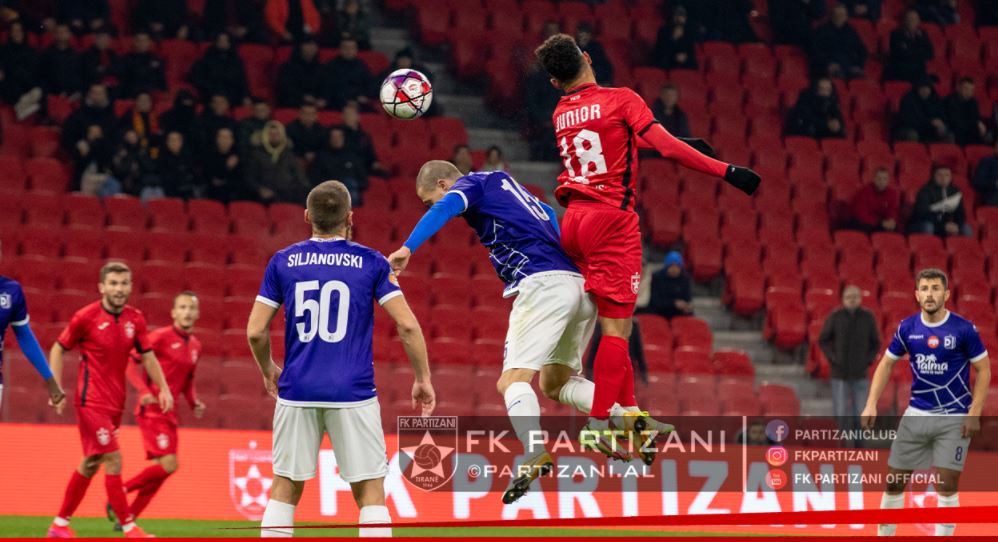 Humbja në derbi ndaj Partizanit, Shkëmbi bën ndryshime ndaj Vllaznisë