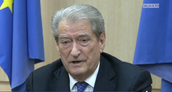 Berisha: Kuvendi i Bashës u mbush me universitetin e Çilit, socialistë dhe të çmendur