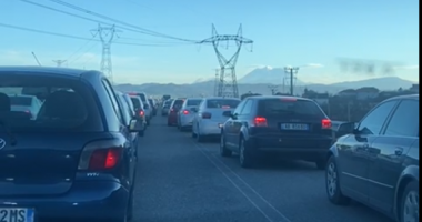 Ndërrimi i viteve, trafik i rënduar në aksin Tiranë-Elbasan