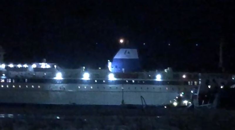 Pas 11 orësh në det të hapur, ankorohet trageti me 118 pasagjerë në Vlorë
