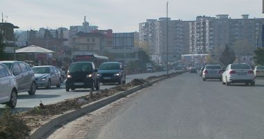 Ngushtimi i korsive shkakton trafik të rënduar te Unaza e Re, policia: Kërkojmë mirëkuptim