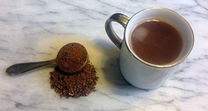Pse na bën mirë një lugë kakao në kafe?