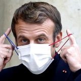 Francë: Presidenti Macron synon t’ia bëjë jetën më të vështirë të pavaksinuarve