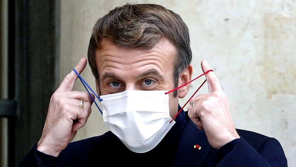 Francë: Presidenti Macron synon t’ua bëjë jetën e vështirë të pavaksinuarve