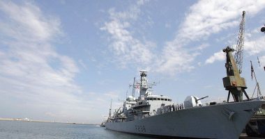 Nëndetësja ruse përplaset me anijen luftarake të Britanisë në Atlantikun e Veriut