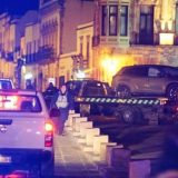 Dy persona të arrestuar pasi 10 trupa u gjetën në një makinë në Meksikë