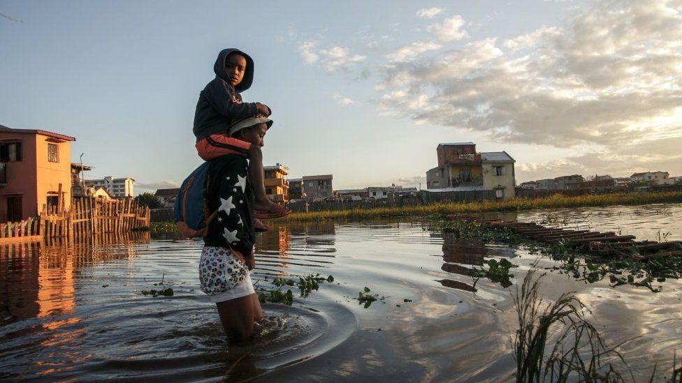 Stuhia vdekjeprurëse në Afrikë tregon realitetin e krizës klimatike
