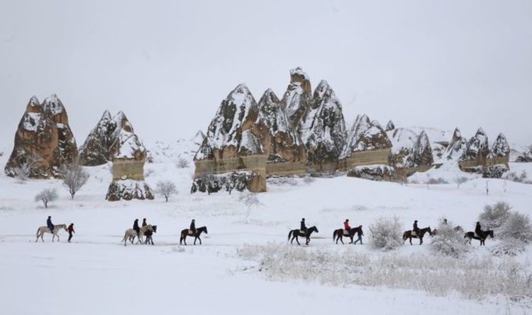 Fundi i botës? Çfarë paralajmëron rënia e borës në shkretëtirë?