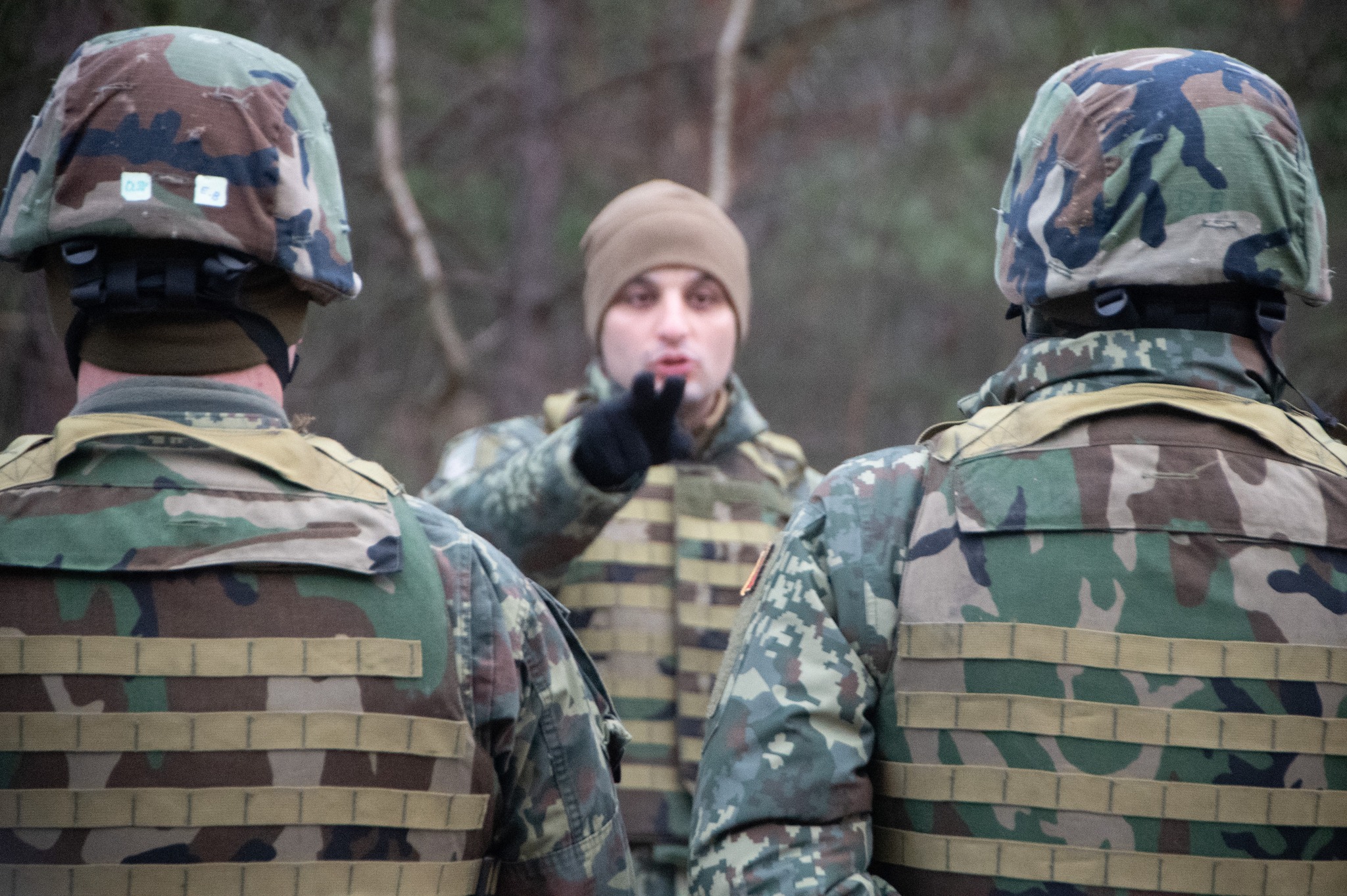 FOTO/ “Jo vetëm plumba”. Pak kilometra nga Rusia, çastet e aksionit të ushtrisë shqiptare