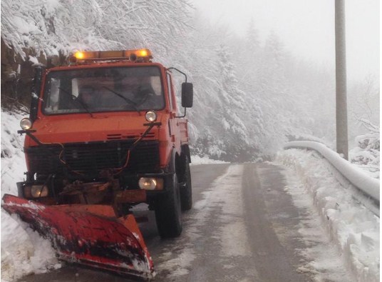 Borë dhe ngricë, fshatra të izoluar dhe pa energji në Korçë dhe në Pogradec