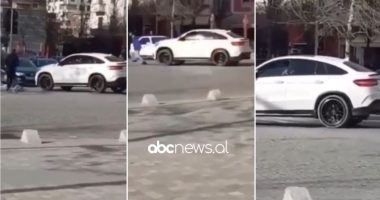 VIDEO/Makina luksoze tenton ta shtypë, i riu në Vlorë shpëton, i vërsulet shoferit me thikë