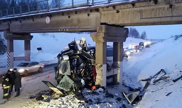 Autobusi përplaset me shtyllën në Rusi, 5 të vdekur dhe 21 të plagosur