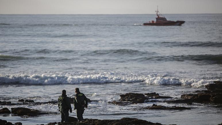 3 të vdekur dhe 10 të zhdukur pas përmbysjes së dy varkave me emigrantë në Spanjë