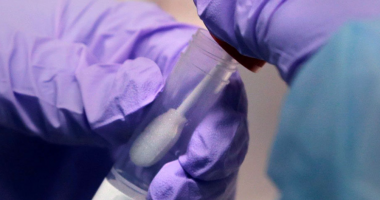 Kombinimi i vaksinimit dhe infeksionit rrit nivelin e antitrupave