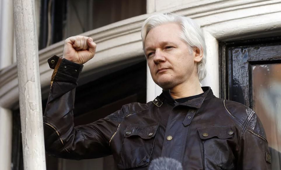 Presidenti meksikan i ka kërkuar Trump që të falë Julian Assange