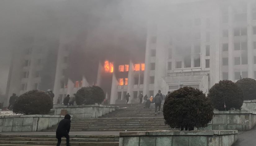 Qeveria vret dhjetëra protestues në Kazakistan