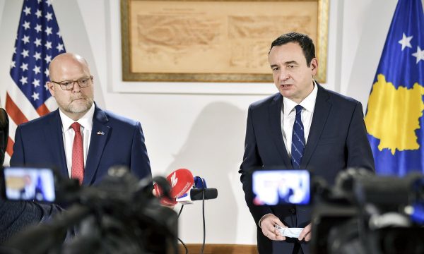 Ambasadori i ri amerikan me Osmanin e Kurtin, nesër përkujtojnë Masakrën e Reçakut