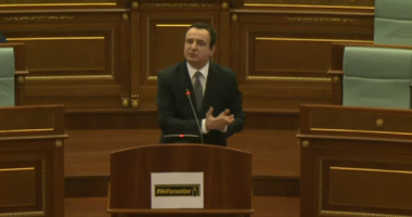 Kurti në Kuvendin e Kosovës: Mos e nënvlerësoni variantin Omicron