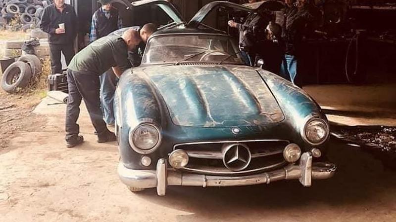 Ky Mercedes i rrallë “u zgjua” pas 45 vitesh