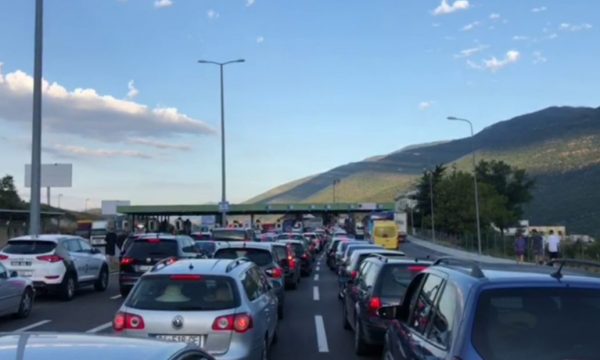 Kundër vendimit të masave të reja anti-Covid të Kosovës, protestë në Morinë