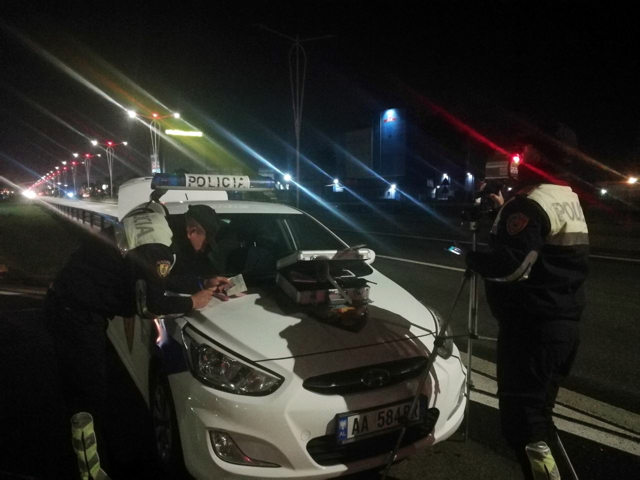 Viti i Ri “zbut” shqiptarët, asnjë aksident me vdekje gjatë dy ditëve të para të 2022