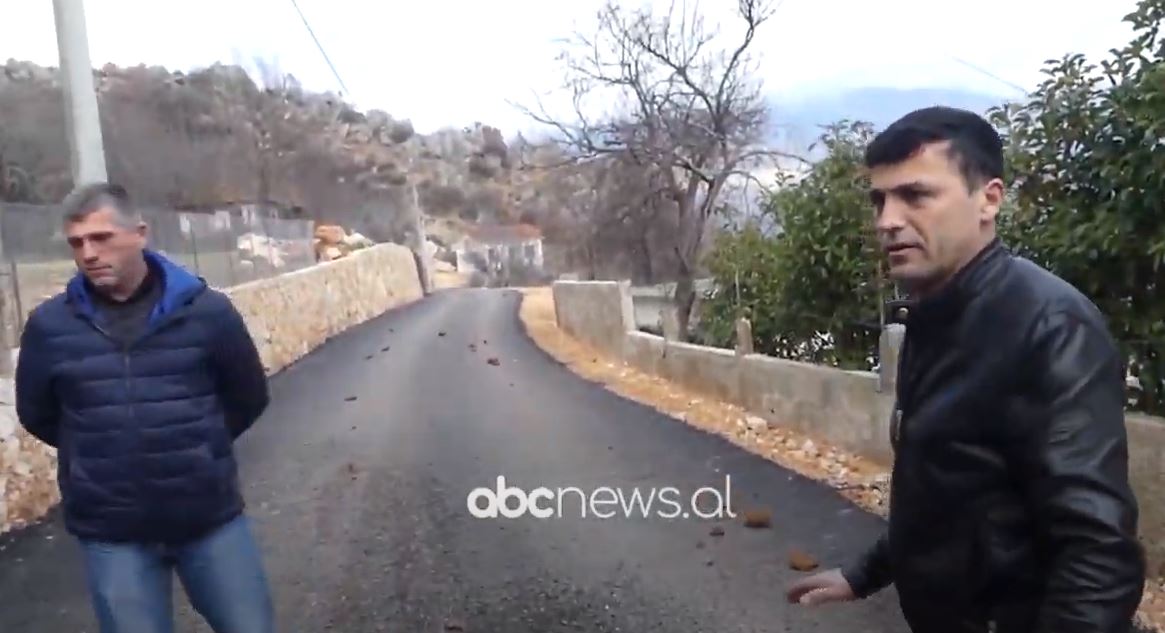 Ndërtimi i rrugës së fshatit Qukës-Skënderbe, banorët: Cilësia e punimeve e dobët