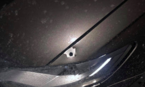 “Janë nga festimet e Vitit të Ri”, qytetarët gjejnë predha plumbash në makina