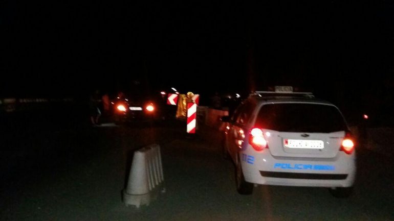 Furgoni përplaset me “Benz-in” në Tepelenë, 3 të lënduar