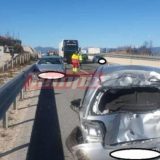 22-vjeçarja shqiptare ndalon për të ndihmuar disa të aksidentuar, kamioni e përplas për vdekje në Greqi