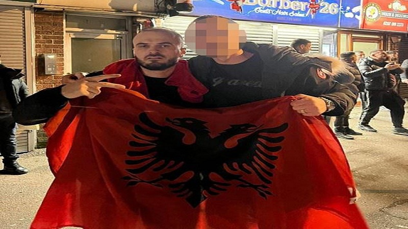 Shqiptari “mbret” i Tik Tok, alarmon mediat britanike: U dëbua dhe u kthye sërish në Angli