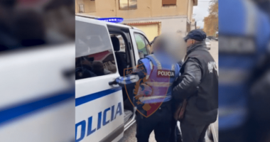 I riu nga Dimali rreh nënën, por e pëson keq