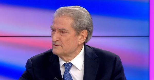 “Ka dy dosje, po hetohet”, Berisha: Basha është “pus i zi”, i bëj thirrje drejtësisë ta “gozhdojë”