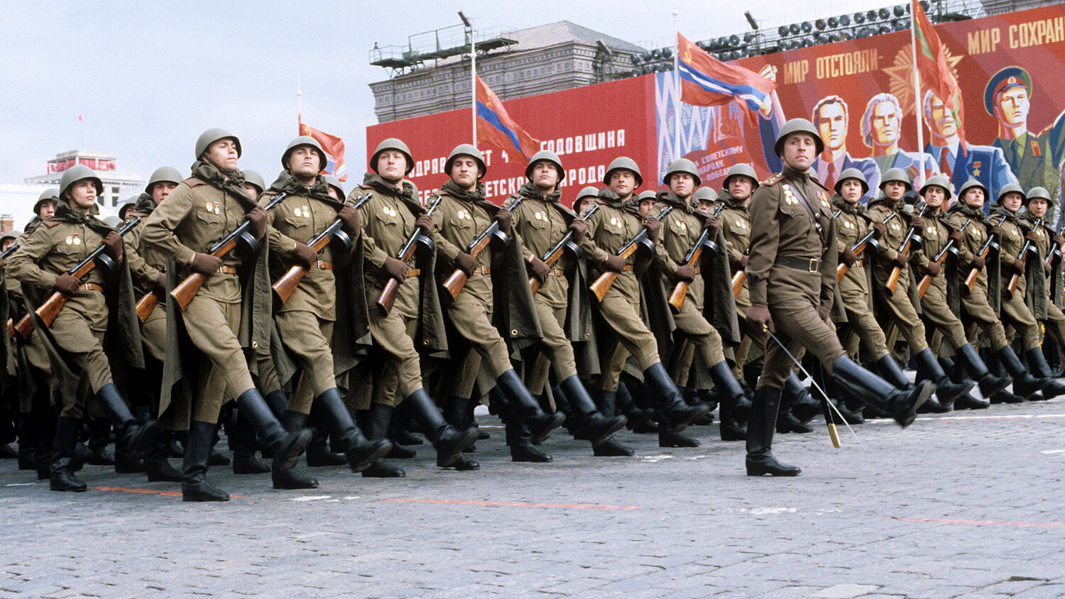 Rreziku që i kanoset botës, a po rilind Bashkimi Sovjetik?