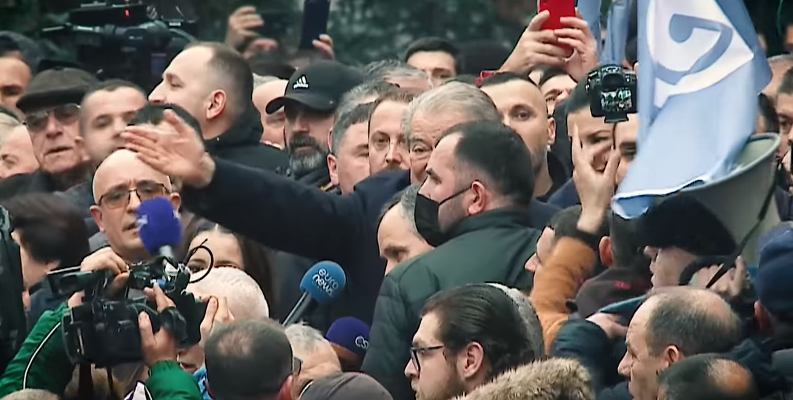 PD: Demokratët e braktisën Berishën që donte gjakderdhje