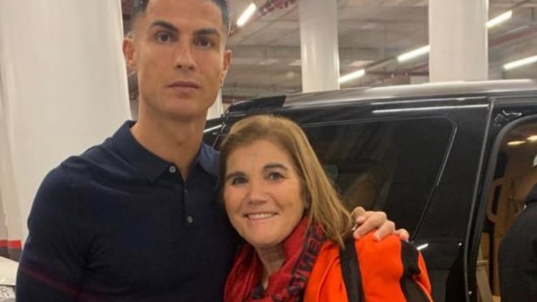 VIDEO/ Mesazhi i Ronaldos për ditëlindje përloti nënën e tij