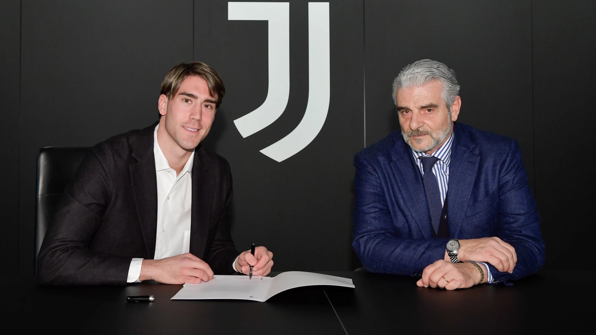 Juventusi e zyrtarizon Vlahovic me fjalë të mëdha, detajet e marrëveshjes