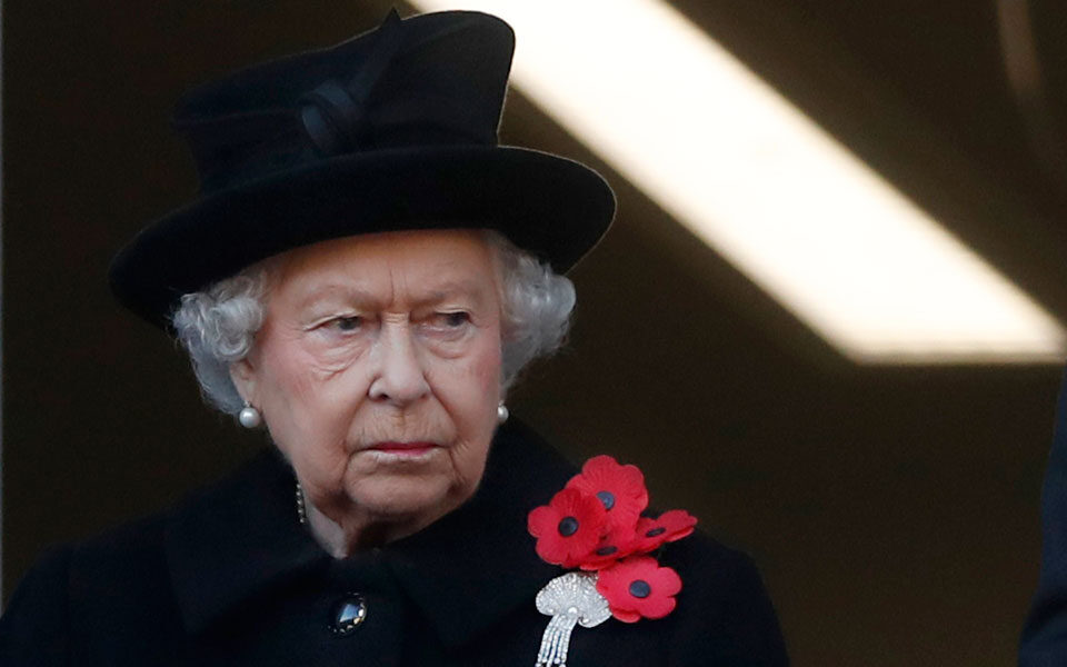 Në një kohë të vështirë për Pallatin, mbretëresha Elizabeth përgatitet të festojë 70 vjet në fron