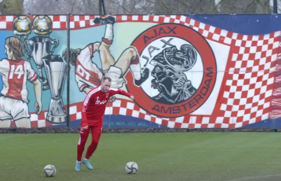 VIDEO/ Eriksen është kthyer në fushë: shikoni se si stërvitet me Ajax-in