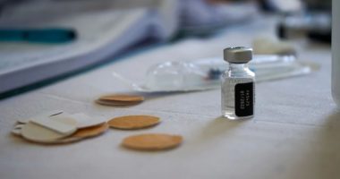 Pse të vaksinuarit ia dalin më lehtë me Omicronin