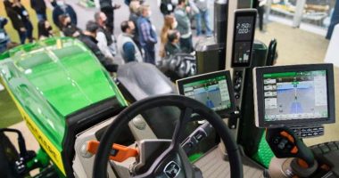 Krijohet traktori që fermerët mund ta kontrollojnë nga telefoni i tyre