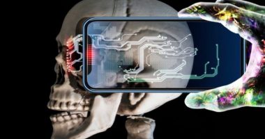 A shkaktojnë kancer celularët? Çfarë tregon studimi i ri