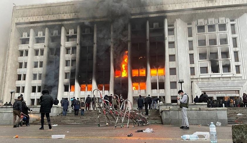 Protestat për gazin rrëzuan qeverinë, presidenti i Kazakistanit shkarkon shefin e fuqishëm të sigurisë