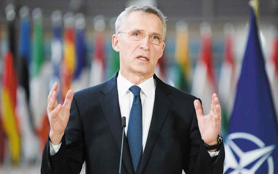 Stoltenberg: NATO nuk ka plane të dërgojë trupa në Ukrainë