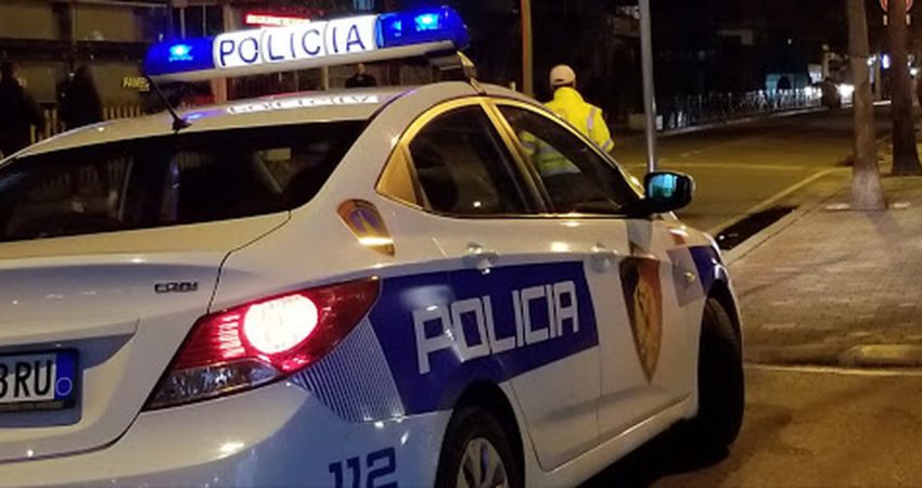 Cili ishte objektivi? “Fast & Furious” në Fushë Krujë, “Benzi” me targa të vjedhura i shpëton policisë