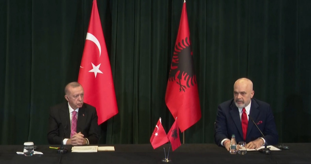 “Bashkoni dy ministritë!” Erdogan njofton mbledhje ndërministrore mes qeverise shqiptare dhe asaj turke