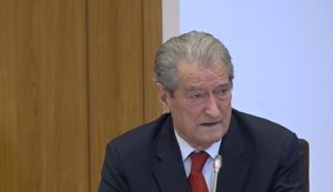 E akuzoi si person me rrezikshmëri në PD, Shata: Kam shoqëruar edhe Berishën në qeveri