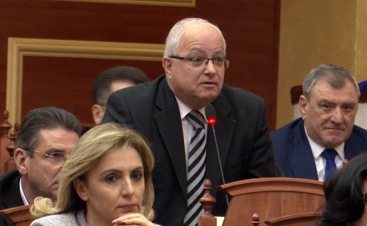 Spaho i drejtohet Bashës në Kuvend: S’më përjashton dot nga partia, do të vijë dita