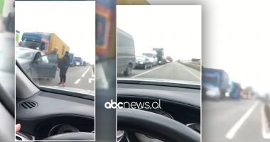 Erdogani në Laç, policia mbyll rrugët, mijëra shoferë të bllokuar në Fushë-Krujë dhe Rinas