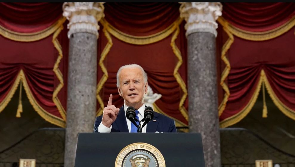 Presidenti Biden fajëson hapur paraardhësin e tij Trump për sulmin ndaj Kapitolit